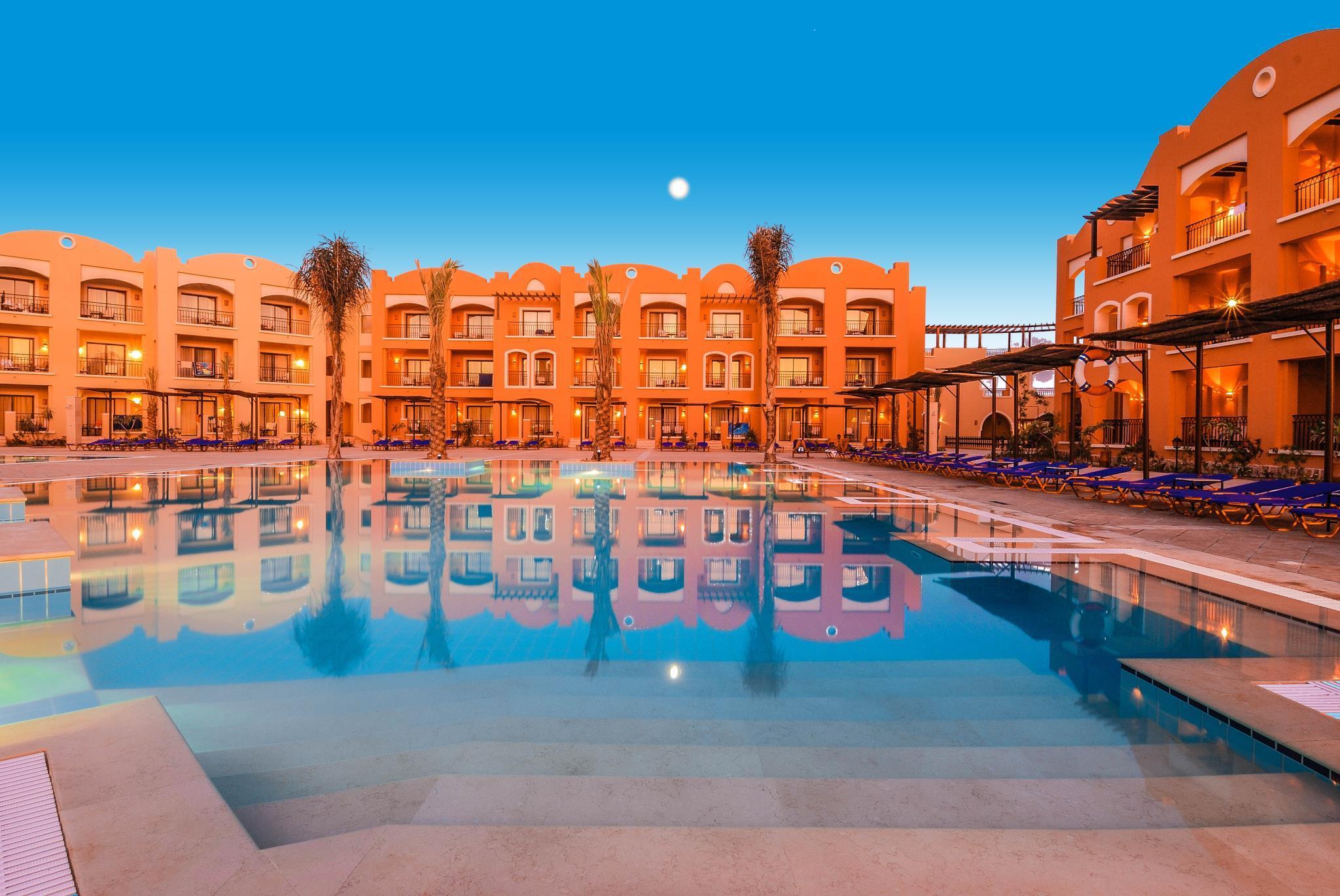 Hotel Jaz Dar El Madina Coraya Bay Exterior foto