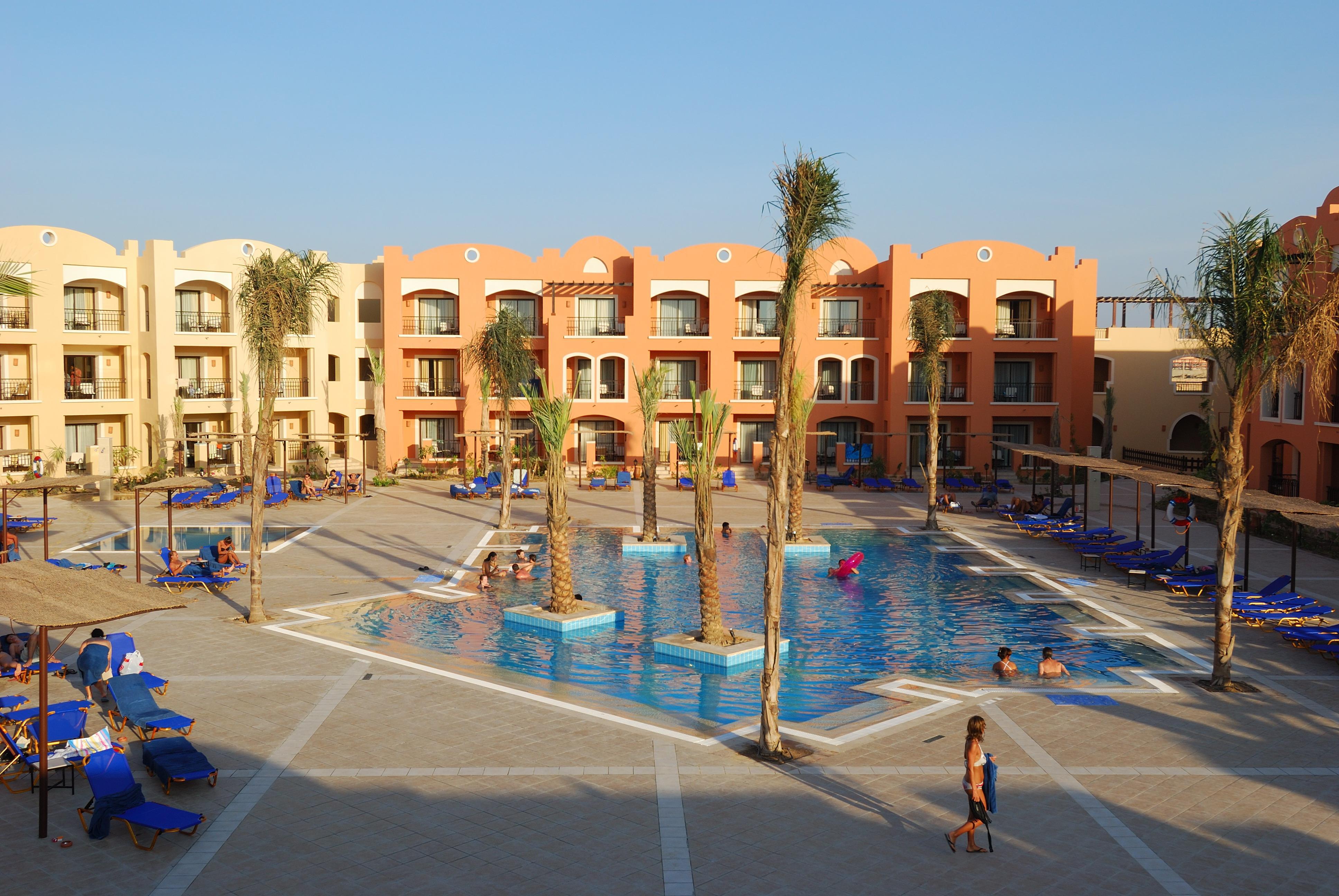 Hotel Jaz Dar El Madina Coraya Bay Exterior foto