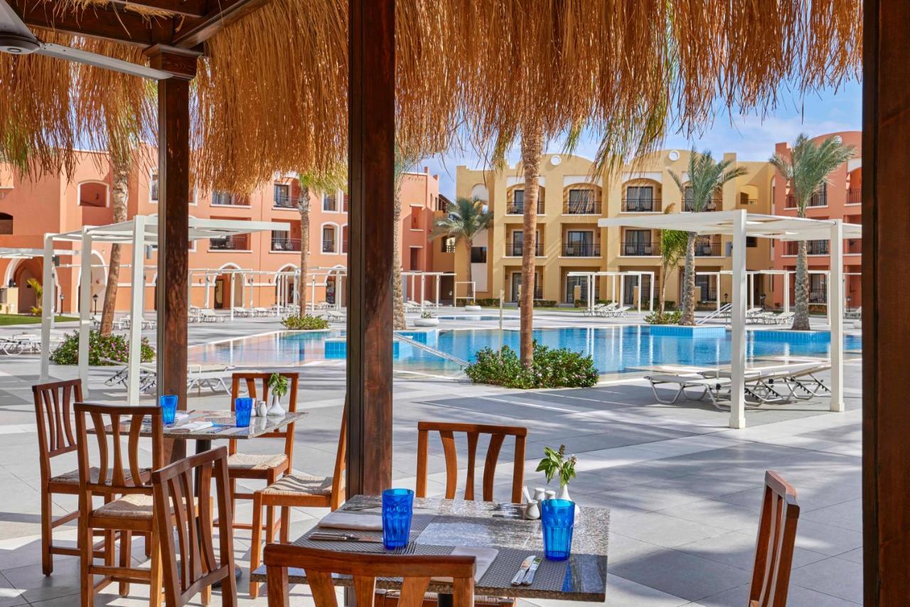 Hotel Jaz Dar El Madina Coraya Bay Exterior foto
