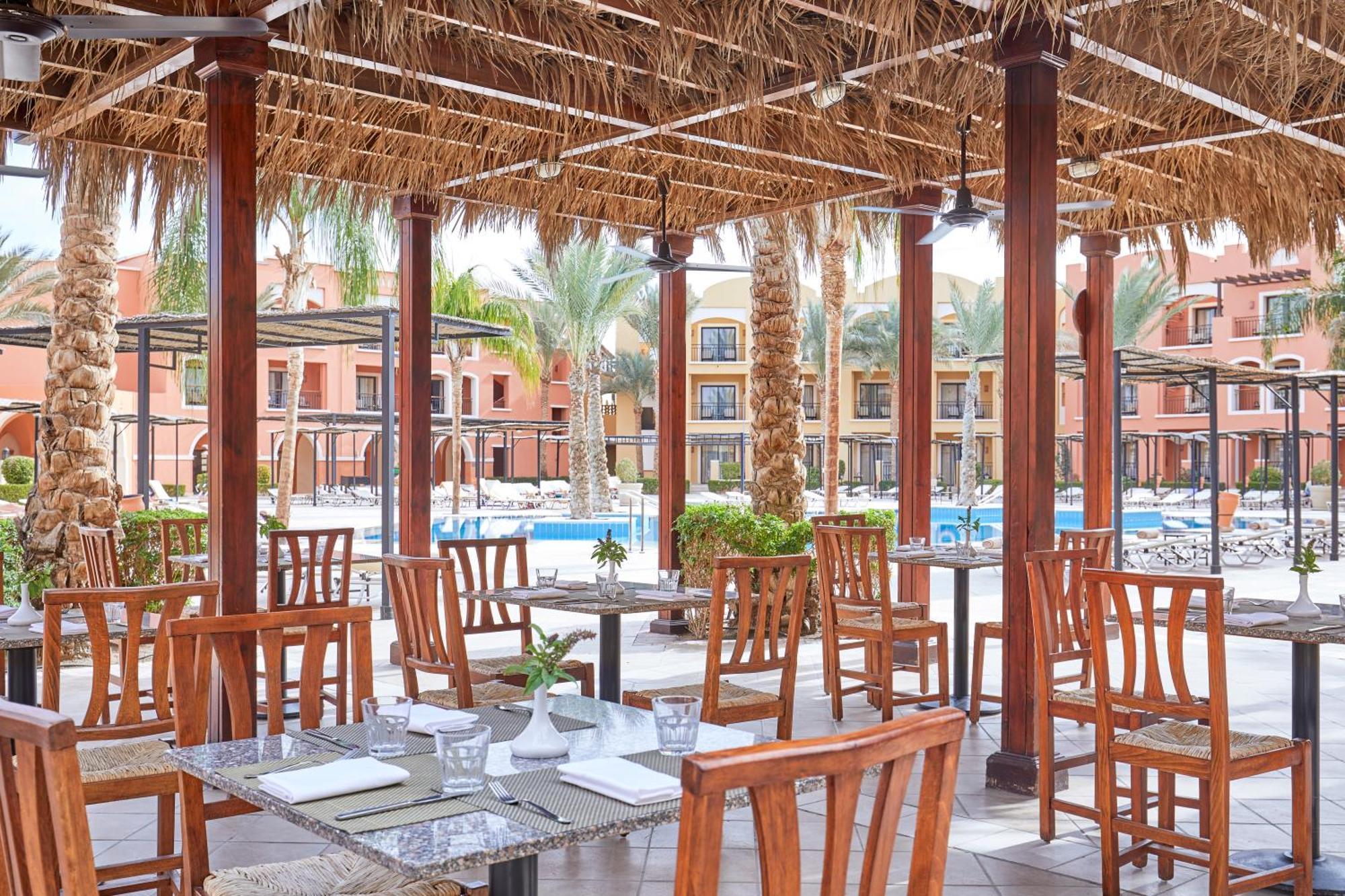 Hotel Jaz Dar El Madina Coraya Bay Exterior foto