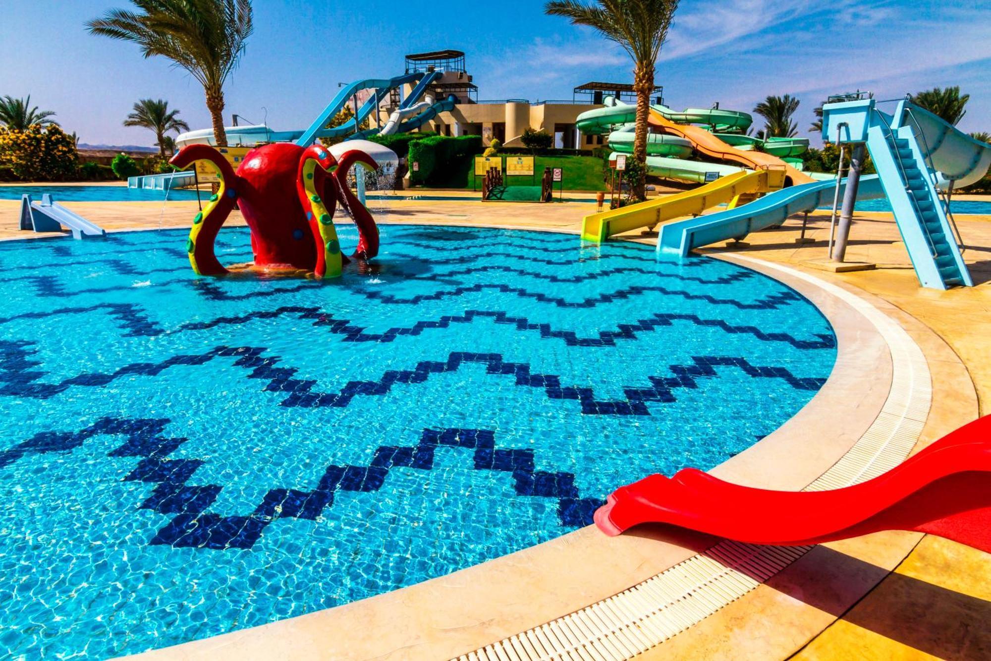 Hotel Jaz Dar El Madina Coraya Bay Exterior foto