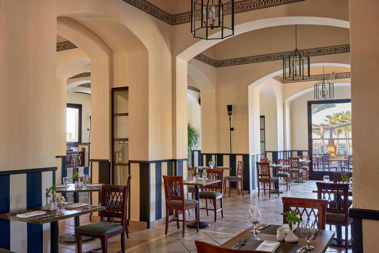 Hotel Jaz Dar El Madina Coraya Bay Exterior foto